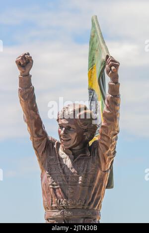 Ayrton Senna Statue in Rio de Janeiro, Brasilien - 9. Februar 2020: Ayrton Senna Pilotstatue im Copacabana-Viertel in Rio de Janeiro. Stockfoto
