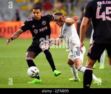 Columbus, Ohio. 31. August 2022: Inter Miami Mittelfeldspieler Gregore (26) kämpft in ihrem Spiel in Columbus, Ohio, um den Ball gegen den Columbus Crew Mittelfeldspieler Aidan Morris (21). Brent Clark/CSM Stockfoto