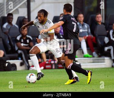 Columbus, Ohio. 31. August 2022: Steven Moreira (31), Verteidiger der Columbus Crew, spielt in Columbus, Ohio, gegen den Inter Miami Mittelfeldspieler Jean Mota (7). Brent Clark/CSM Stockfoto