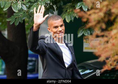 Foto LaPresse29-08-2022 Milano, Italia - Sport/Calcio - Le Visite mediche di Malick Thiaw alla Casa di Cura La Madonnina prima della Firma del contrato per l'AC Mailand. Nella foto: Malick Thiaw 29. August 2022 Mailand Italien - Sport/Fußball - Malick Thiaws Arztbesuch in der La Madonnina Klinik vor der Unterzeichnung des Vertrags für den AC Mailand. Im Bild: Malick Thiaw Stockfoto