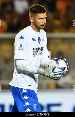 Foto Giovanni Evangelista/LaPresse 28 Agosto 2022 Lecce, Italia - Sport, calcio - U.S. Lecce vs Empoli F.C. - CampionatoSerie A Tim 2022/23 - Stadio E. Giardiniero - Via del Mare. Nella foto: Guglielmo VicarioAugust 28, 2022 Lecce, Italien - Sport, Fußball - USA Lecce vs Empoli F.C. - Italienische Meisterschaft Serie A Tim 2022/23- E. Giardiniero - Via del Mare Stadium. Im Bild: Guglielmo Vicario Stockfoto