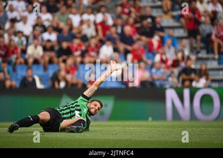 Sassuolo, Italien - 30/08/2022, Foto Massimo Paolone/LaPresse 30 Agosto 2022 - Sassuolo, Italia - Sport, calcio - Sassuolo vs Milan - Campionato italiano di calcio Serie A Tim 2022/2023 - Stadio Mapei Citt&#XE0; del Tricolore. Nella foto: Informunio Domenico Berardi (U.S.Sassuolo) 30. August 2022 Sassuolo, Italien - Sport, calcio - Sassuolo vs Milan - Italienische Serie A Fußball-Meisterschaft 2022/2023 - Mapei Stadium. Im Bild: Domenico Berardi (U.S.Sassuolo) verletzt Stockfoto