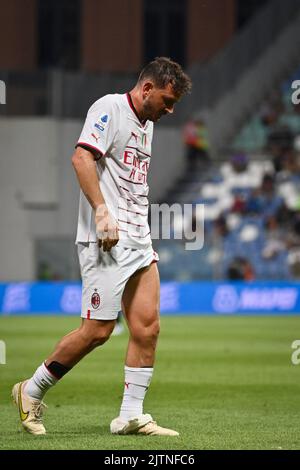 Sassuolo, Italien - 30/08/2022, Foto Massimo Paolone/LaPresse 30 Agosto 2022 - Sassuolo, Italia - Sport, calcio - Sassuolo vs Milan - Campionato italiano di calcio Serie A Tim 2022/2023 - Stadio Mapei Citt&#XE0; del Tricolore. Nella foto: Alessandro Florenzi (A.C. Mailand) infortunio 30. August 2022 Sassuolo, Italien - Sport, calcio - Sassuolo vs Milan - Italienische Serie A Fußball-Meisterschaft 2022/2023 - Mapei Stadium. Im Bild: Alessandro Florenzi (A.C. Mailand) verletzt Stockfoto