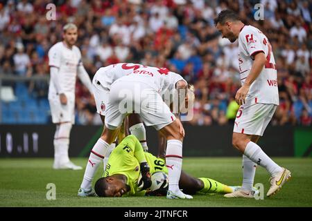 Sassuolo, Italien - 30/08/2022, Foto Massimo Paolone/LaPresse 30 Agosto 2022 - Sassuolo, Italia - Sport, calcio - Sassuolo vs Milan - Campionato italiano di calcio Serie A Tim 2022/2023 - Stadio Mapei Citt&#XE0; del Tricolore. Nella foto: Informunio Mike Maignan (A.C. Mailand) 30. August 2022 Sassuolo, Italien - Sport, calcio - Sassuolo vs Mailand - Italienische Serie A Fußballmeisterschaft 2022/2023 - Mapei Stadium. Im Bild: Mike Maignan (A.C. Mailand) verletzt Stockfoto