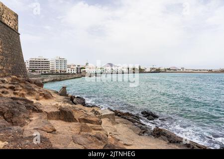 Blick auf die Inselhauptstadt Arrecife vom Schloss San Gabriel aus. Lanzarote. Kanarische Inseln. Spanien. Stockfoto