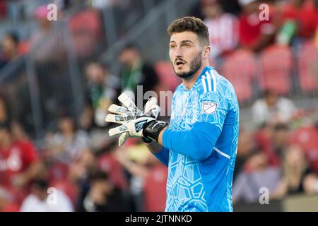 Toronto, Ontario, Kanada. 31. August 2022. Alex Bono (25) im Einsatz während des MLS-Spiels zwischen dem FC Toronto und LA Galaxy auf dem BMO-Feld in Toronto. Das Spiel endete 2-2 (Bild: © Angel Marchini/ZUMA Press Wire) Stockfoto