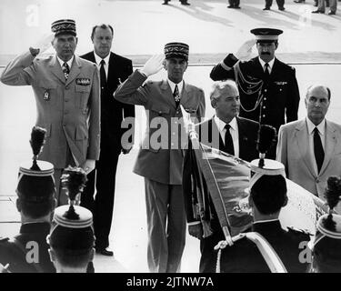 2. Oktober 1985, Paris, Frankreich: MICHAIL GORBATSCHOW bei einem offiziellen Besuch zum Treffen mit dem französischen Präsidenten Mitterrand. (Bild: © Keystone Press Agency/ZUMA Press Wire) Stockfoto