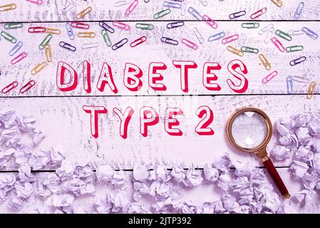 Handschrift Text Diabetes Typ 2, Wort für Zustand, der Körper nicht richtig Insulin verwendet Mann mit Glühbirnen und Puzzle-Stücke rund um Denken N Stockfoto