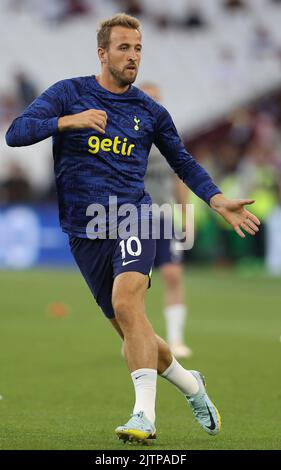 London, England, 31.. August 2022. Harry Kane von Tottenham Hotspur wärmt sich vor dem Premier League-Spiel im Londoner Stadion auf. Bildnachweis sollte lauten: Paul Terry / Sportimage Stockfoto