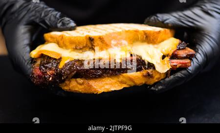 Grill Restaurant geräuchertes Rindfleisch brisket Sandwich Stockfoto