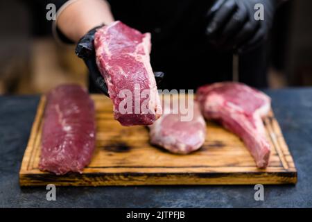 Metzgerei Fresh Cuts Roh Beef Meat Chefsteaks Stockfoto