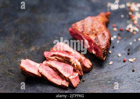 bbg Fleisch Rezept Cowboy Steak Medium gegrilltes Rindfleisch Stockfoto