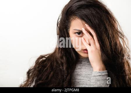 Depression Probleme Frau intensiv schauen starren Blick Stockfoto