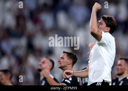 Dusan Vlahovic von Juventus FC feiert am Ende der Serie Ein Spiel zwischen Juventus FC und Spezia Calcio im Allianz Stadium am 31. August 2022 in Turin, Italien . Stockfoto