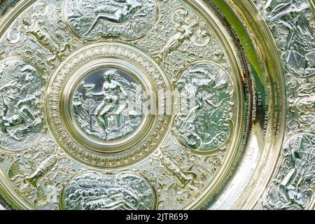 Detail der Venus Rosewater Dish - die Womens Trophäe für die Wimbledon Championships 2022. Stockfoto