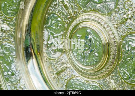 Detail der Venus Rosewater Dish - die Womens Trophäe für die Wimbledon Championships 2022. Stockfoto