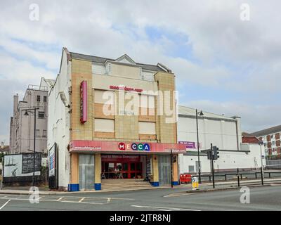 Der leere Mekka Bingo Club in Fore Street Devonport, vor kurzem geschlossen, traurig nach einem Leben voller Unterhaltung und soziales Leben. Das Gebäude war früher das Stockfoto