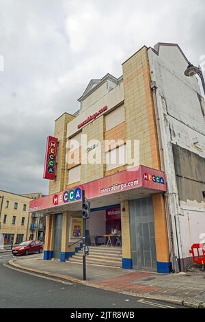 Der leere Mekka Bingo Club in Fore Street Devonport, hat vor kurzem geschlossen. Das Gebäude war früher das Forum Cinema Stockfoto