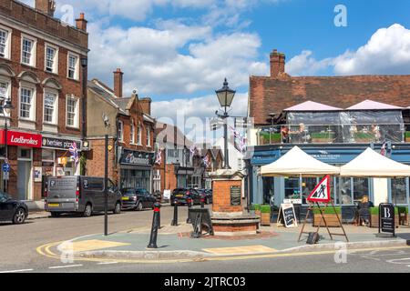 19. Jahrhundert Post-Pferd wechseln Schild Post, High Street, Bagshot, Surrey, England, Vereinigtes Königreich Stockfoto