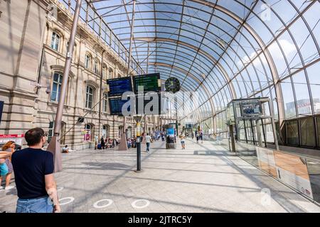 Straßburg, Frankreich - 08. August 2022 : Gare de Strasbourg, der Hauptbahnhof der Stadt Straßburg, Region Elsass, Frankreich. Blick auf das ursprüngliche Gebäude Stockfoto