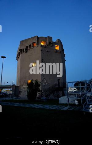 Porto Torres, Sardinien, Italien. Aragonischer Turm Stockfoto