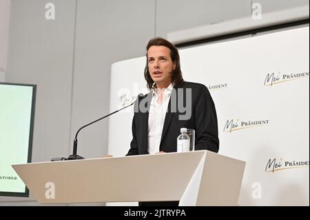 Wien, Österreich. 01. September 2022. Pressekonferenz mit Präsidentschaftskandidat Dominik Wlazny (Marco Pogo) im Presseclub concordia. Thema: „Wofür ich stehe.“ Präsentationsthemen und -Inhalte Stockfoto