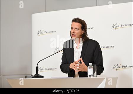 Wien, Österreich. 01. September 2022. Pressekonferenz mit Präsidentschaftskandidat Dominik Wlazny (Marco Pogo) im Presseclub concordia. Thema: „Wofür ich stehe.“ Präsentationsthemen und -Inhalte Stockfoto