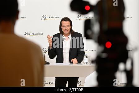 Wien, Österreich. 01. September 2022. Pressekonferenz mit Präsidentschaftskandidat Dominik Wlazny (Marco Pogo) im Presseclub concordia. Thema: „Wofür ich stehe.“ Präsentationsthemen und -Inhalte Stockfoto