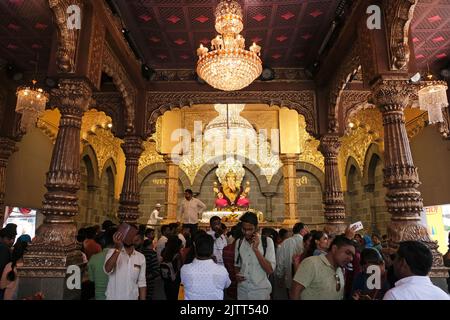 01. September 2022, Pune, Maharashtra, Indien, wunderschöne Skulptur von Lord Ganesh genannt als Babu Genu Ganapati Pandal in der Nähe von Mandai Lage während Ganesh Stockfoto