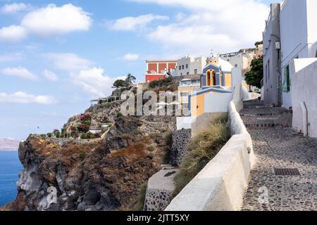 St. Stylianos Katholische Kirche auf dem Caldera-Pfad Fira / Firostefani, Santorini, Kykladen-Inseln, Griechenland, Europa Stockfoto