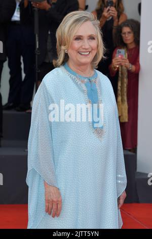 Hillary Clinton nimmt am 31. August 2022 in Venedig, Italien, an der Eröffnungszeremonie des „White Noise“ und des roten Teppichs beim Internationalen Filmfestival von Venedig 79. Teil. Foto: Paolo Cotello/imageSPACE/MediaPunch Stockfoto