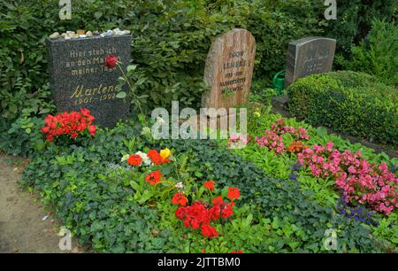 Grab, Marlene Dietrich, Friedhof, Stubenrauchstraße, Friedenau, Schöneberg, Berlin, Deutschland Stockfoto