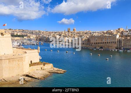 Skyline von Valletta, Malta. Panoramablick vom Grand Harbour. Stockfoto