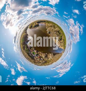 Zusammenfluss der Flüsse Iset und Kamenka in der Stadt Kamensk-Uralskiy. Die Flüsse ISET und Kamenka, Kamensk-Uralskiy, Swerdlowsk, Uralgebirge, Stockfoto