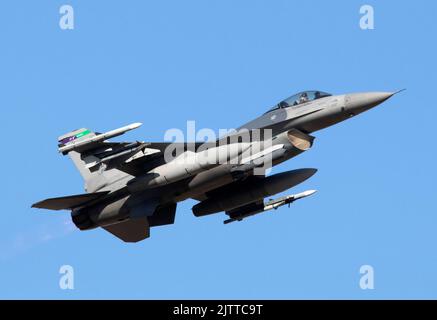 AF 89-026 USAF Lockheed Martin (General Dynamics) F-16cm-40-CF Fighting Falcon c/n 1C-290 '31 OG' Landung auf der Start- und Landebahn 07 RAF Lakenheath, 31.. August 202 Stockfoto