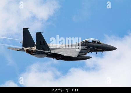 F-15E Strike Eagle AF 91-602 beim Start, Start der Start- und Landebahn 07 RAF Lakenheath, 29.. August 2022 Stockfoto