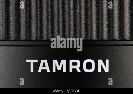 Tamron Branding bei 11-20mm F/2,8 Di III-A RXD Ultra-Weitwinkel-Zoomobjektiv Stockfoto