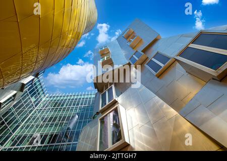 Boston, MA, USA, 16. Juli 2022: Weltberühmtes mit-Institut für Technologie und moderne Gebäude des Stata Center Stockfoto