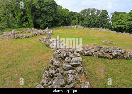 DIN Lligwy uralte Steinruinensiedlung in der Nähe von Moelfre, Isle of Anglesey, Ynys Mon, North Wales, Großbritannien. Stockfoto