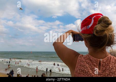 Bournemouth, Dorset, Großbritannien. 1.. September 2022. Tausende werden in den nächsten vier Tagen auf Bournemouth absteigen, um das spezielle Bournemouth Air Festival zu besuchen, das heute stattfindet und den Segen der Königin erhalten hat, mit viel Aktivität am Himmel, auf See und an Land. Quelle: Carolyn Jenkins/Alamy Live News Stockfoto