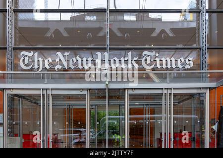 New York, NY, USA - 20. August 2022: Eingang zum Hauptsitz der New York Times Company in New York, NY, USA. Stockfoto
