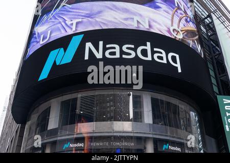New York, NY, USA - 21. August 2022: Der Hauptsitz der NASDAQ Stock Exchange in New York, USA, am 21. August 2022. Stockfoto