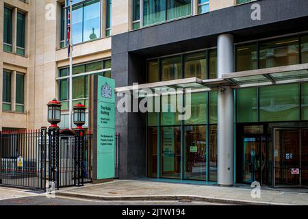 Rolls Building Royal Courts of Justice London - das Rolls Building an der Fetter Lane wird vom High Court of Justice genutzt. Architekten Woods Bagot 2011. Stockfoto