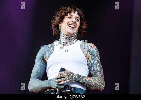 Oliver Sykes von der britischen Band Bring Me To The Horizon, die 2022 beim Tons of Rock Festival in Oslo, Norwegen, live auftrat Stockfoto