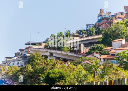 Schlauchhügelhäuser in Rio de Janeiro Brasilien. Stockfoto