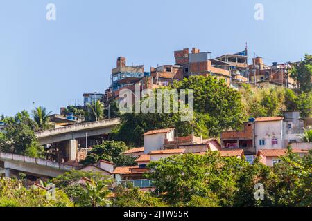 Schlauchhügelhäuser in Rio de Janeiro Brasilien. Stockfoto