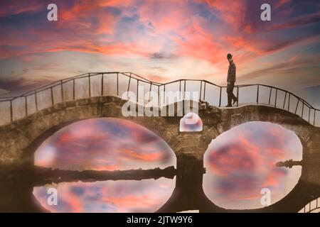 Ein digitales Bild, das vom professionellen Fotografen Luciano Leon, der in Placentia, Kalifornien, lebt, mit dem Titel „Seufzerbrücke“ erstellt wurde. Stockfoto