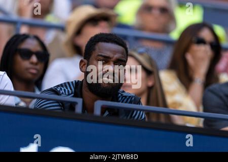 New York, USA. 31. August 2019. Jozy Altidore nimmt am 1. September 2022 am Billie Jean King National Tennis Center in New York an den US Open Championships zwischen IGA Swiatek aus Polen und Sloane Stephens aus den USA Teil. Swiatek gewann in geraden Sätzen. Swiatek gewann in geraden Sätzen. (Foto von Lev Radin/Sipa USA) Quelle: SIPA USA/Alamy Live News Stockfoto