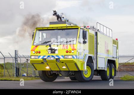 Airport Fire Truck am Flughafen Auckland, Neuseeland Stockfoto