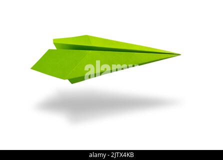 Grünes Papier Flugzeug Origami isoliert auf einem weißen Hintergrund Stockfoto